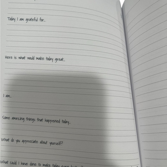 365 Daily Journal for Women - Picture 4 of 5